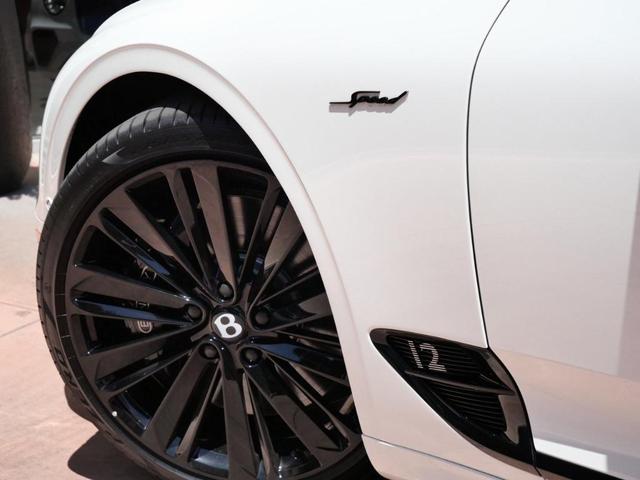 Photo of 2024 Glacier White Bentley Continental GT