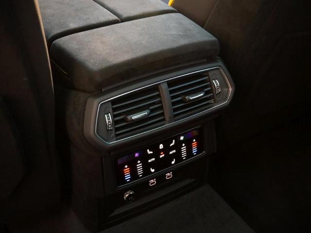 Photo of 2023 Arancio Argos Pearl Effect Lamborghini Urus
