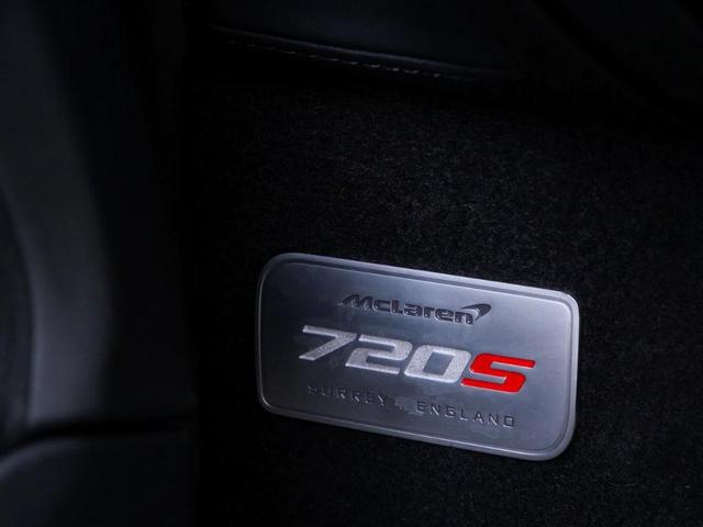 Photo of 2022 Onyx Black McLaren 720S