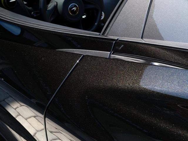 Photo of 2022 Onyx Black McLaren 720S
