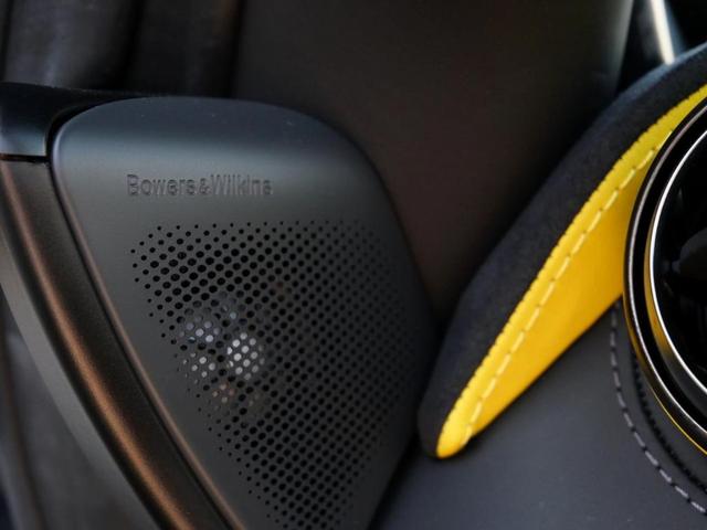 Photo of 2022 Onyx Black McLaren 720S