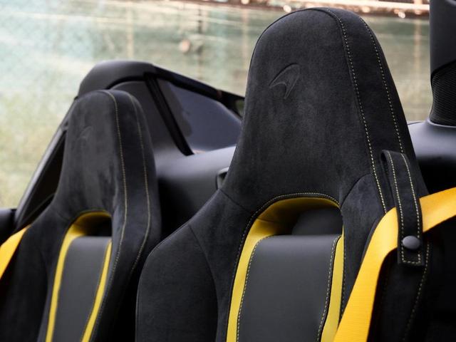 Photo of 2022 Onyx Black McLaren 720S