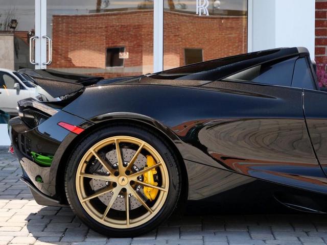 Photo of 2022 Onyx Black McLaren 720S