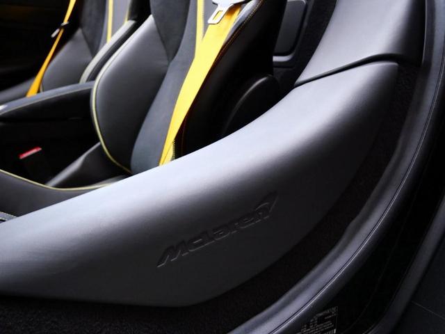 Photo of 2022 Onyx Black McLaren 720S
