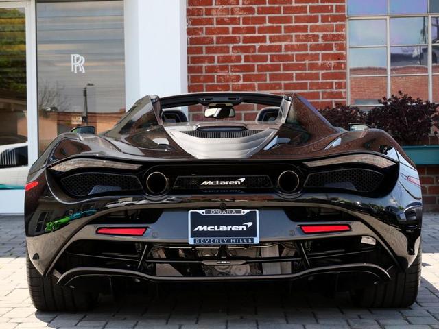 Photo of 2022 Onyx Black McLaren 720S