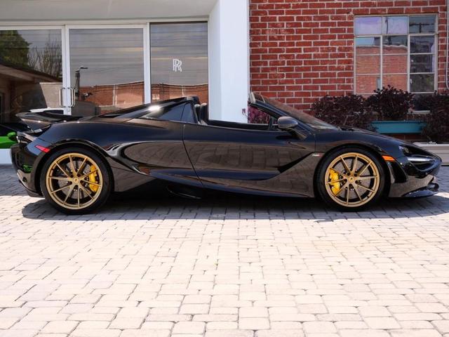 Photo of 2022 Onyx Black McLaren 720S