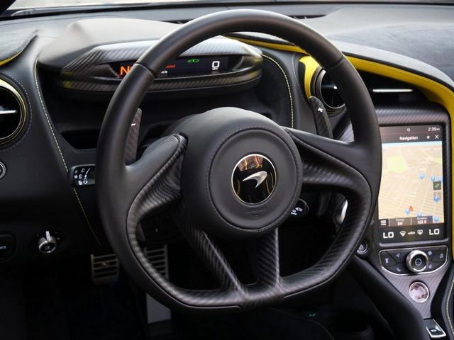 Photo of 2022 Onyx Black McLaren 720S