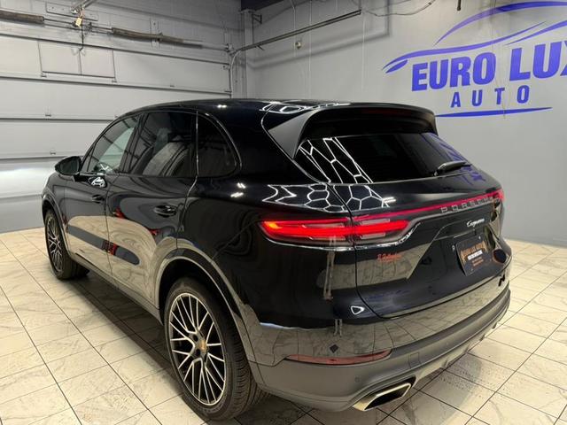 Photo of 2022 Black Porsche Cayenne