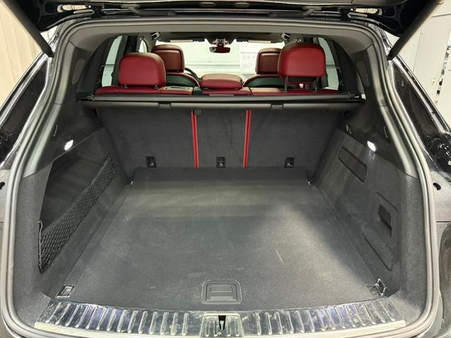 Photo of 2022 Black Porsche Cayenne