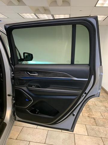 Photo of 2021 Silver Zynith Jeep Grand Cherokee L