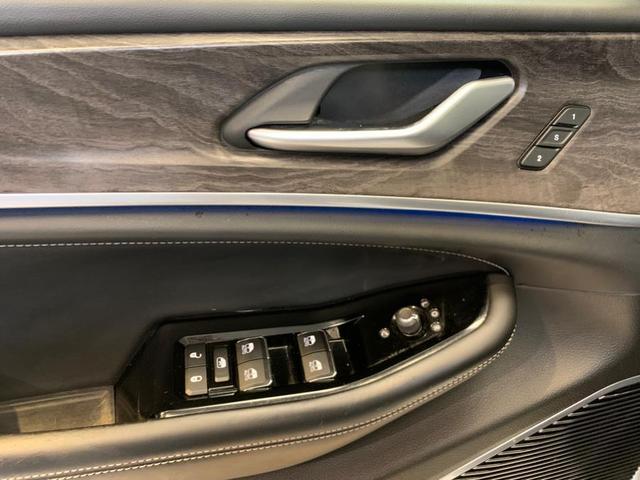 Photo of 2021 Silver Zynith Jeep Grand Cherokee L