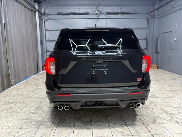 Photo of 2021 Agate Black Metallic Ford Explorer