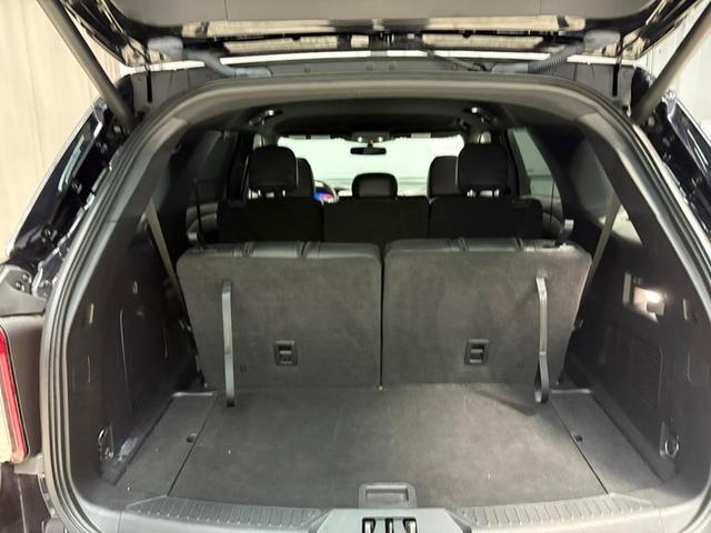Photo of 2021 Agate Black Metallic Ford Explorer