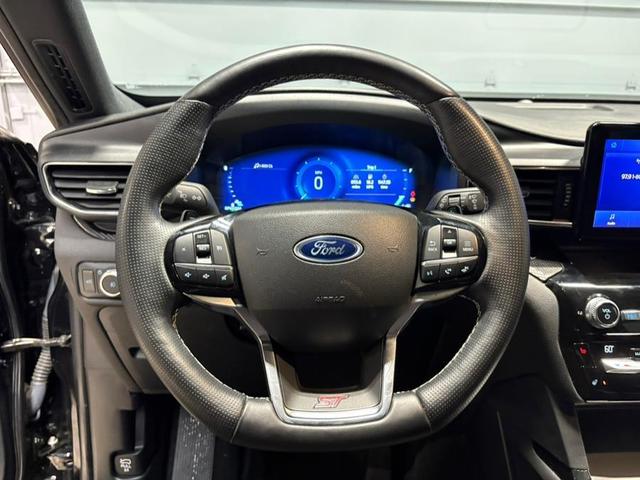 Photo of 2021 Agate Black Metallic Ford Explorer