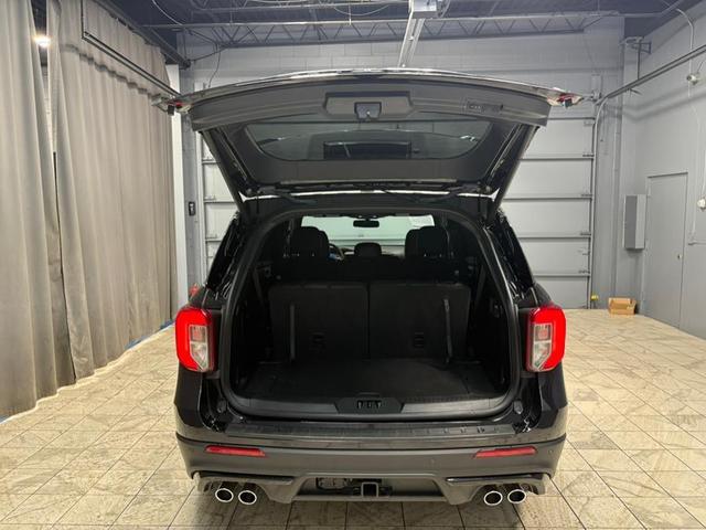 Photo of 2021 Agate Black Metallic Ford Explorer