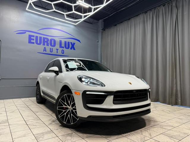 Photo of 2022 Carrara White Metallic Porsche Macan