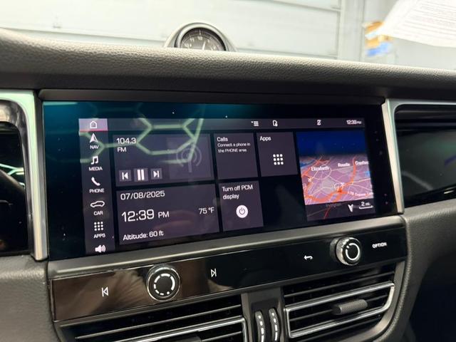 Photo of 2022 Carrara White Metallic Porsche Macan