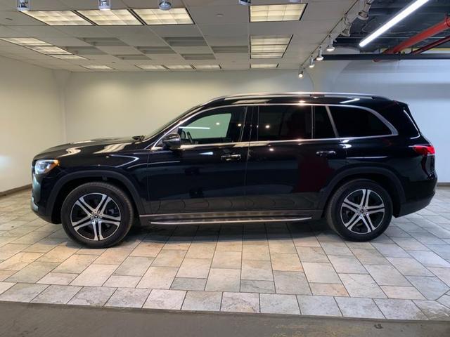 Photo of 2022 Black Mercedes-Benz GLS 450