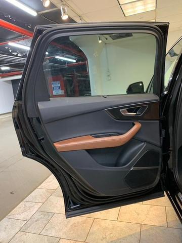Photo of 2022 Mythos Black Metallic Audi Q7
