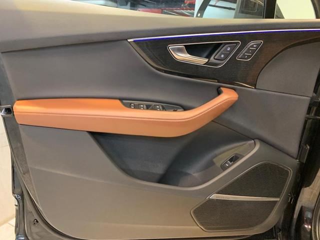 Photo of 2022 Mythos Black Metallic Audi Q7