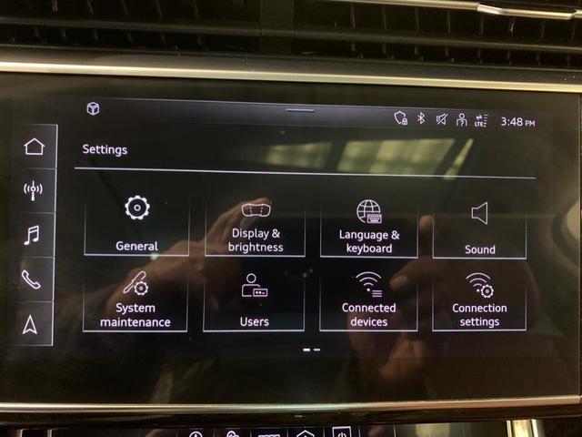 Photo of 2022 Mythos Black Metallic Audi Q7
