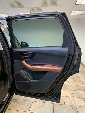 Photo of 2022 Mythos Black Metallic Audi Q7