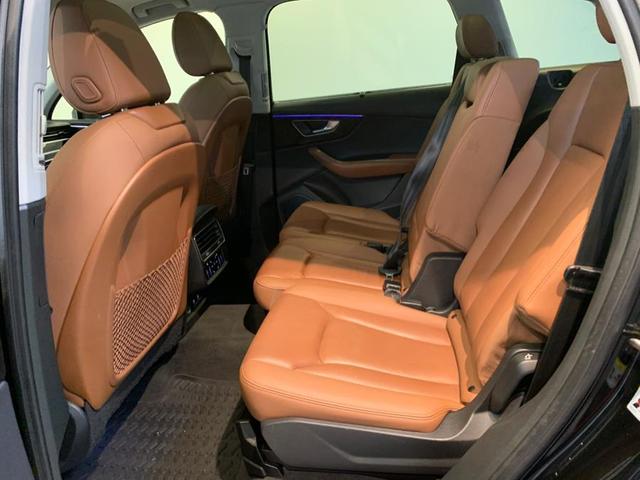 Photo of 2022 Mythos Black Metallic Audi Q7