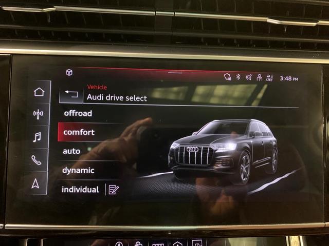 Photo of 2022 Mythos Black Metallic Audi Q7