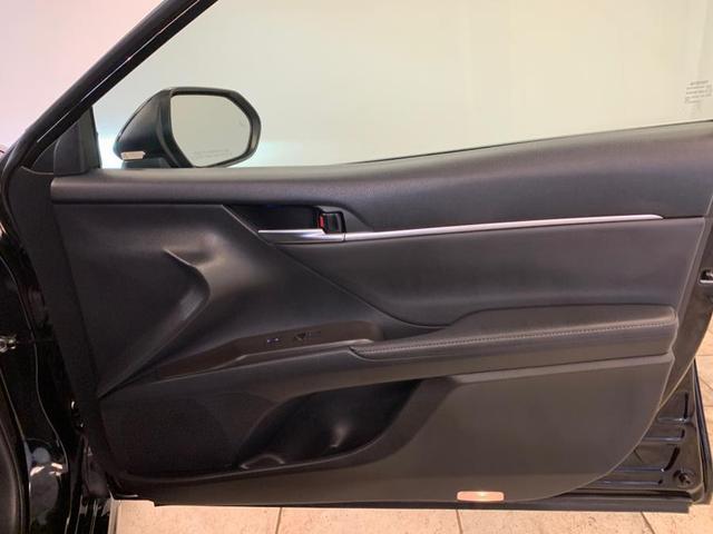 Photo of 2021 Midnight Black Metallic Toyota Camry