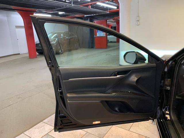 Photo of 2021 Midnight Black Metallic Toyota Camry