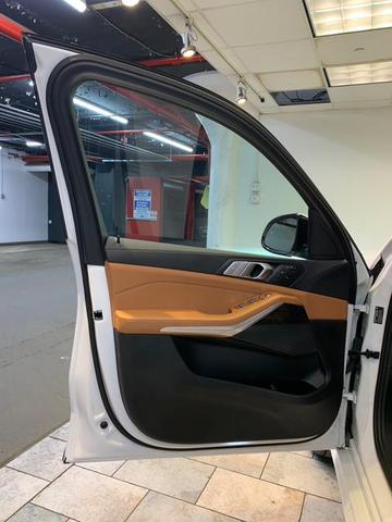 Photo of 2022 Alpine White BMW X7
