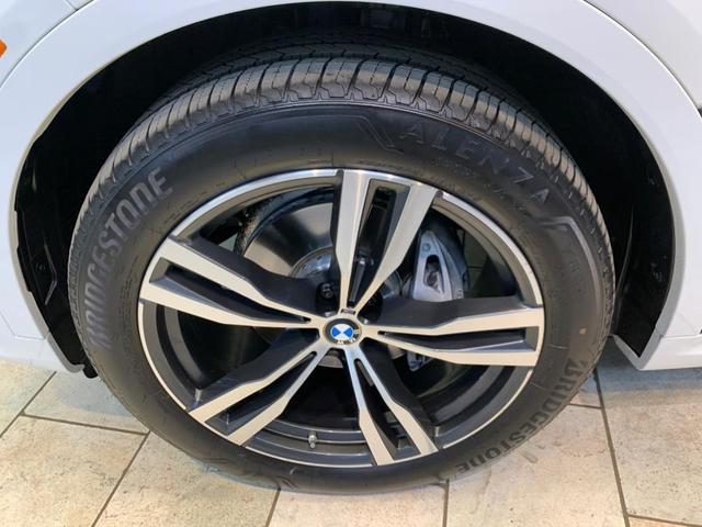 Photo of 2022 Alpine White BMW X7