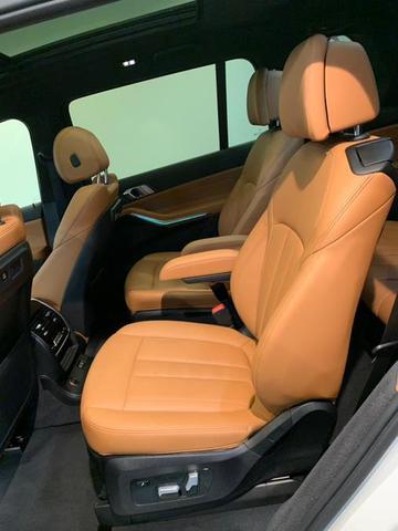 Photo of 2022 Alpine White BMW X7