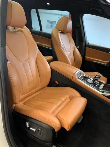 Photo of 2022 Alpine White BMW X7