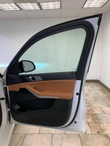 Photo of 2022 Alpine White BMW X7