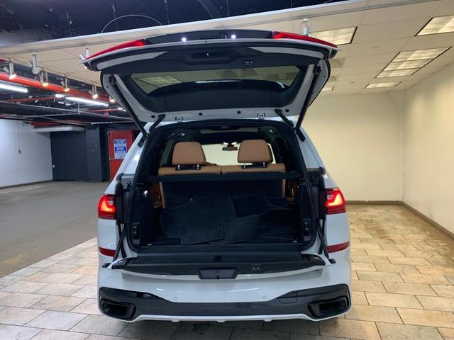 Photo of 2022 Alpine White BMW X7