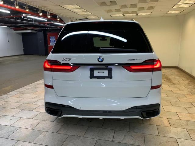 Photo of 2022 Alpine White BMW X7
