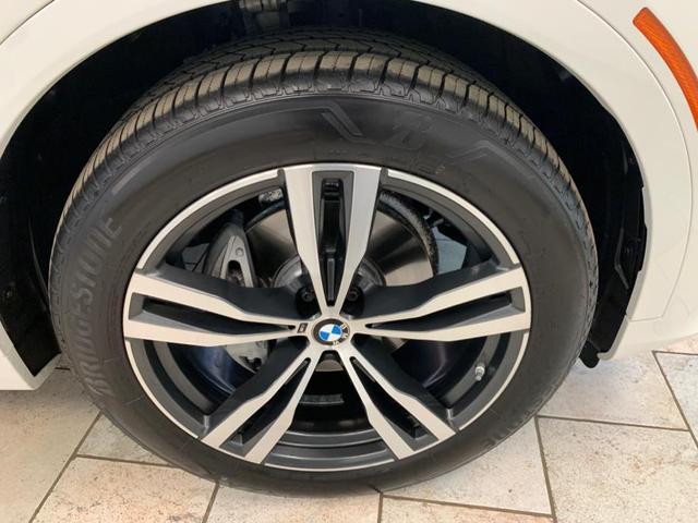 Photo of 2022 Alpine White BMW X7