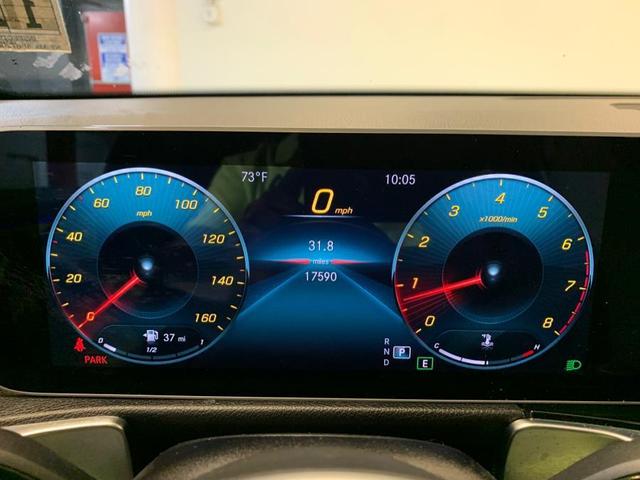 Photo of 2021 Digital White Metallic Mercedes-Benz GLB 250