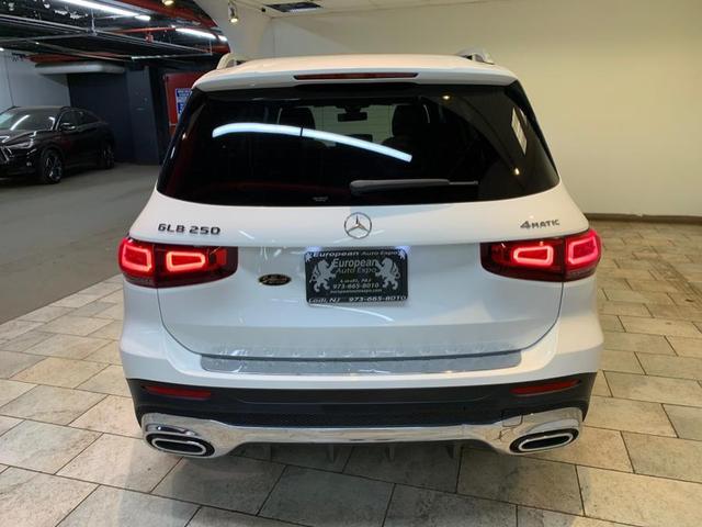Photo of 2021 Digital White Metallic Mercedes-Benz GLB 250