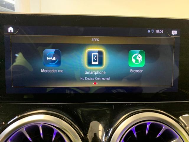 Photo of 2021 Digital White Metallic Mercedes-Benz GLB 250