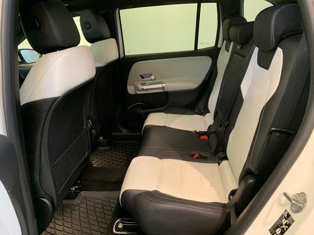 Photo of 2021 Digital White Metallic Mercedes-Benz GLB 250