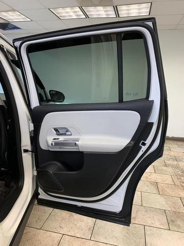 Photo of 2021 Digital White Metallic Mercedes-Benz GLB 250