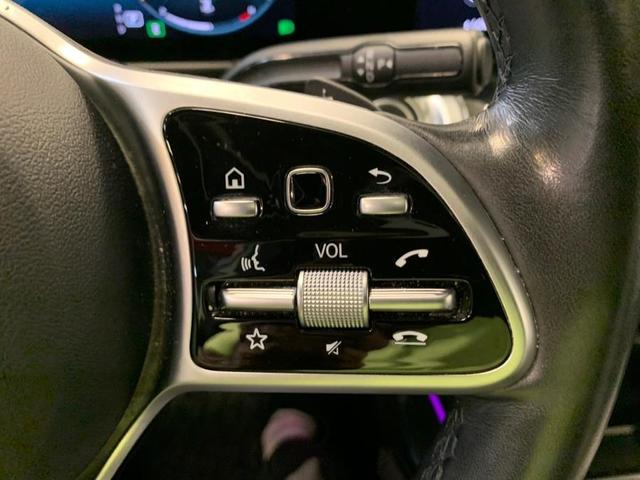 Photo of 2021 Digital White Metallic Mercedes-Benz GLB 250
