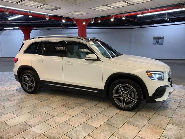 Photo of 2021 Digital White Metallic Mercedes-Benz GLB 250