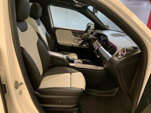 Photo of 2021 Digital White Metallic Mercedes-Benz GLB 250