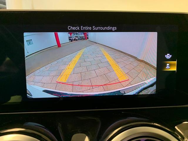 Photo of 2021 Digital White Metallic Mercedes-Benz GLB 250