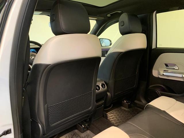 Photo of 2021 Digital White Metallic Mercedes-Benz GLB 250