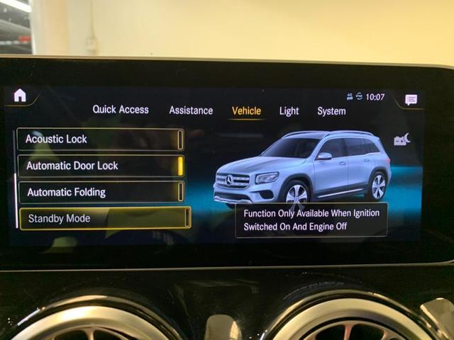 Photo of 2021 Digital White Metallic Mercedes-Benz GLB 250