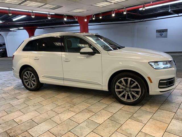 Photo of 2018 Glacier White Metallic Audi Q7